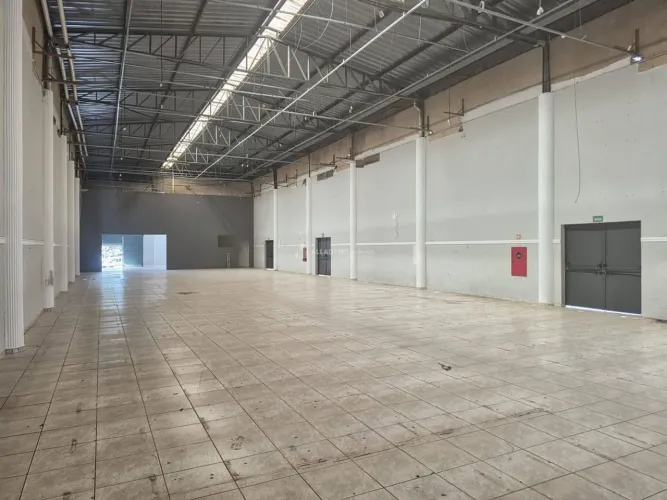 Locação Centro de Brasília, Asa Norte Pé Direito Alto