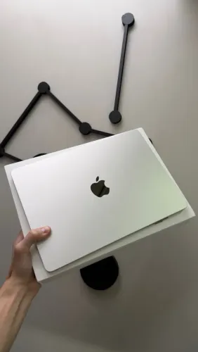 MACBOOK AIR M2 8/256 13? SEMINOVO