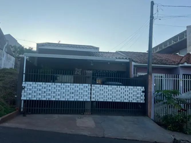 Excelente casa com suíte e espaço gourmet!