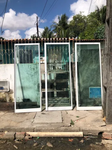 OPORTUNIDADE IMPERDÍVEL - PORTAS DE VIDRO TEMPERADO