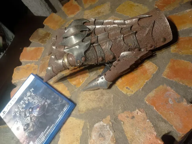 Mão de Sauron para restaurar