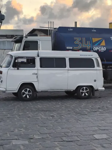 Volkswagen Kombi Standard 1.4 MI Total Flex 8V 2012