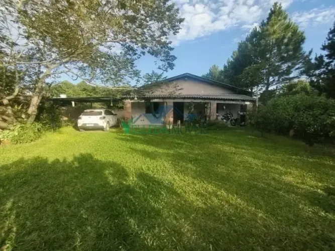 Lindo sítio em Aguas Claras com piscina, 2 suítes e terreno de 2.475 m²