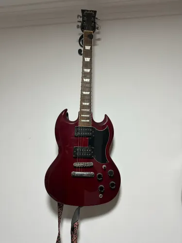 Guitarra Dolphin + Amplificador Meteoro