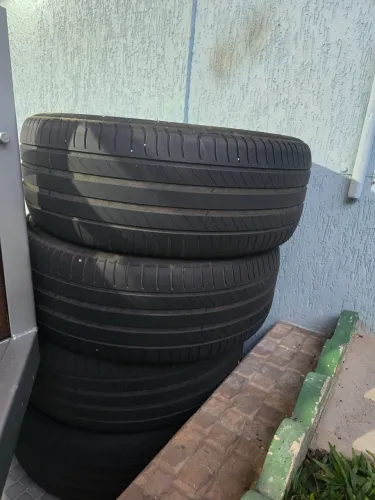 Pneu Michelin 215/55 R 18