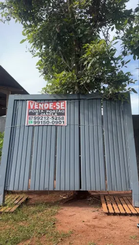 Portão cinza 