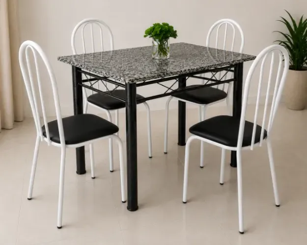 Conjunto Mesa de jantar e 4 cadeiras seminovos - 300,00
