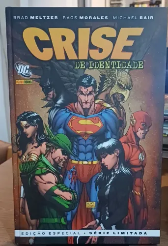 HQ Crise de Identidade Capa Dura Panini DC Edição Especial<br>