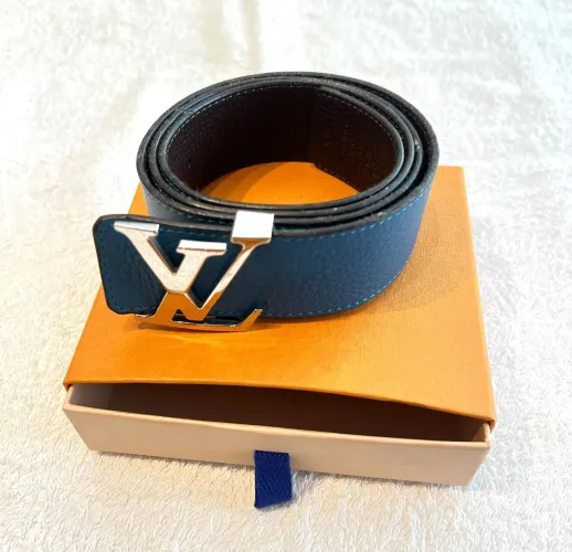 Cinto reversível Louis Vuitton em couro azul