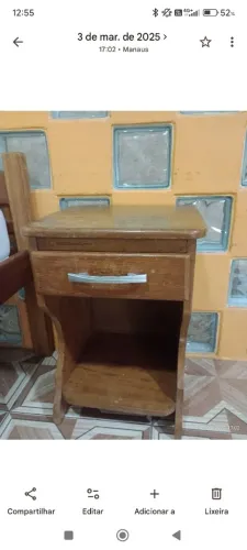 Criado mudo de madeira