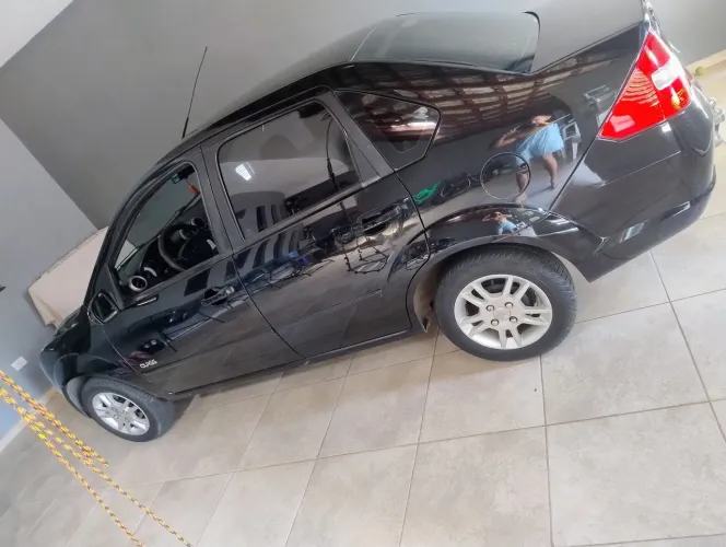 Ford Fiesta Sed. 1.6 8V Flex 4P 2009