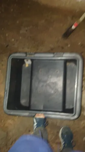Baú pra serviço ( 80 litros) sem tampa, 100$ ( negocio o valor)