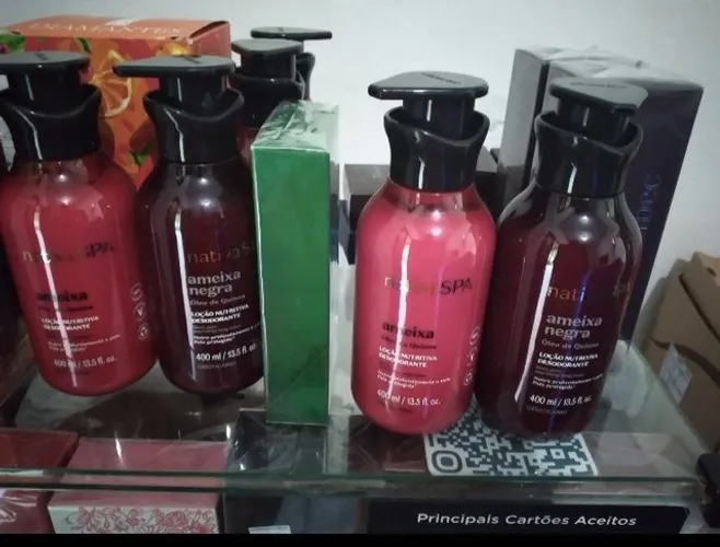 Hidratante ameixa negra e ameixa tradicional