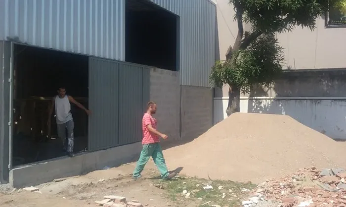 Fabricação e montagem de galpões