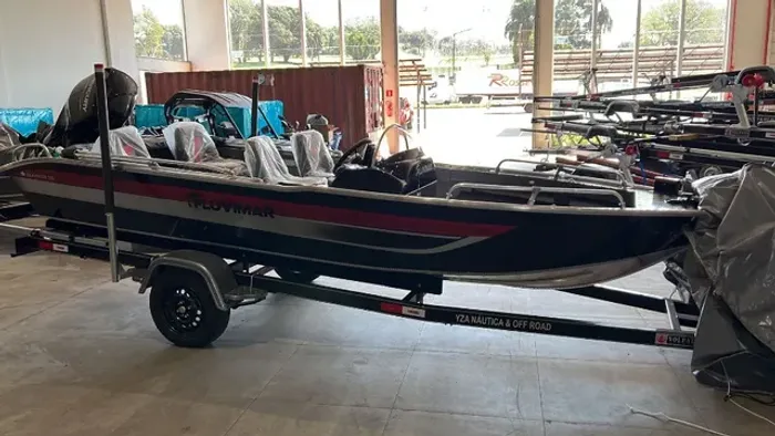 Lancha Fluvimar Apache 17 Especial + Motor De Popa Mercury 60 + carreta + acessórios
