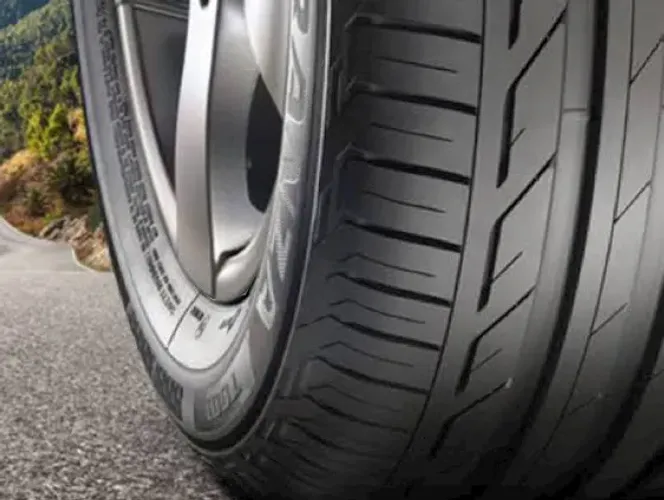 Pneus 235/60/16 NSF AG P