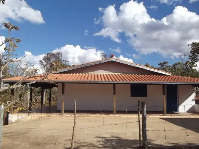 Sitio 1500 m², casa, cisterna, plano, terra fértil, arvores frutíferas, fogão a lenha, Jab