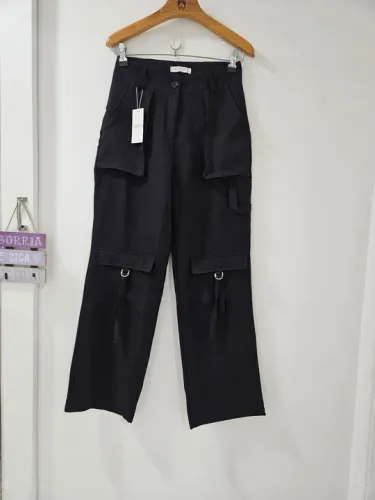 Calça preta tam 42/44 nova