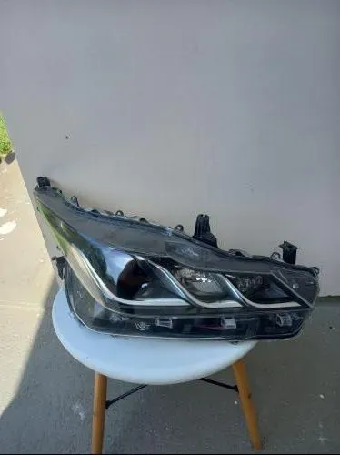 Farol direito Toyota Corolla led original recuperado 2023 2024