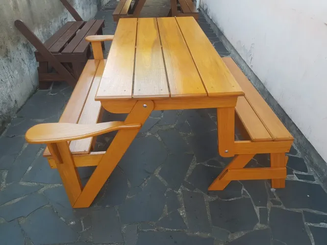 Banco que vira mesa com 1,50mts madeira de eucalipto 