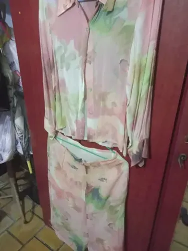 Conjunto Camisa manga longa e saia cor salmão