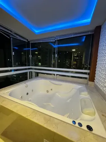 Cobertura Triplex 4 Suítes Aluguel Anual próxima ao Mar no Centro Balneário Camboriú