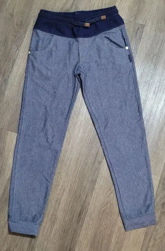 Calça infantil da Alphabeto<br><br>( em perfeito estado )