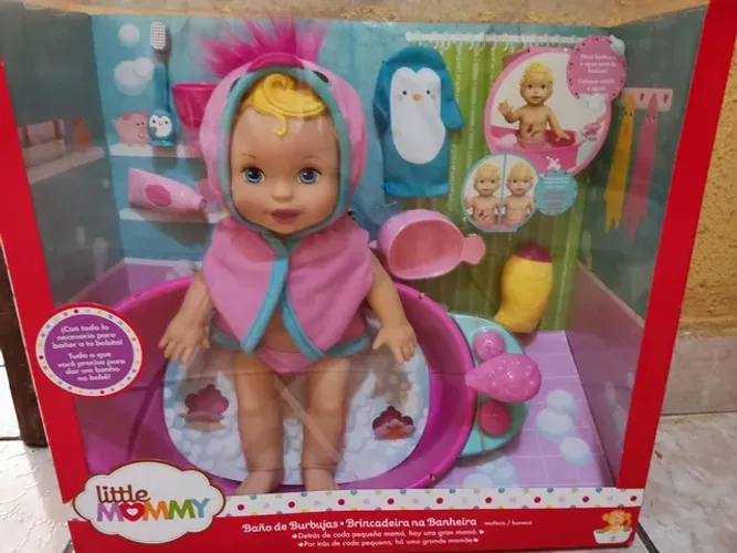 Little mommy brincadeira na banheira 