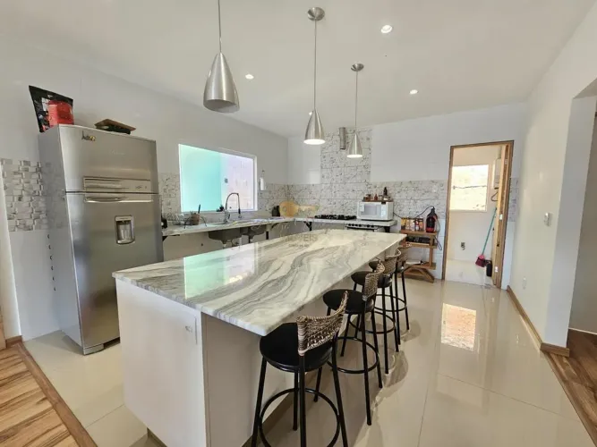 Casa para Venda em Teresópolis, Várzea, 2 dormitórios, 1 suíte, 2 banheiros, 4 vagas