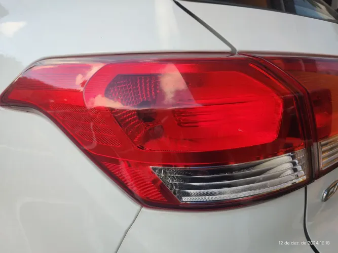 lanterna traseira esquerda Hyundai Creta 