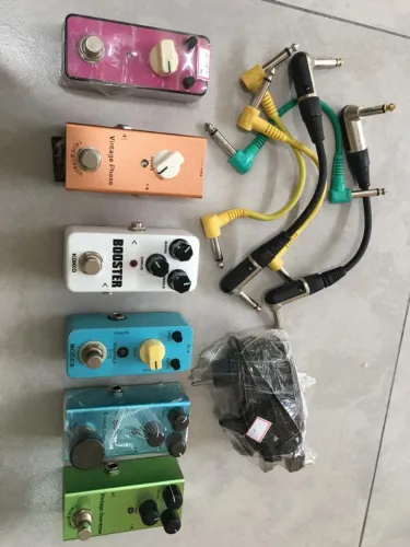 Vendo ou troco Set de pedais + fonte e cabos