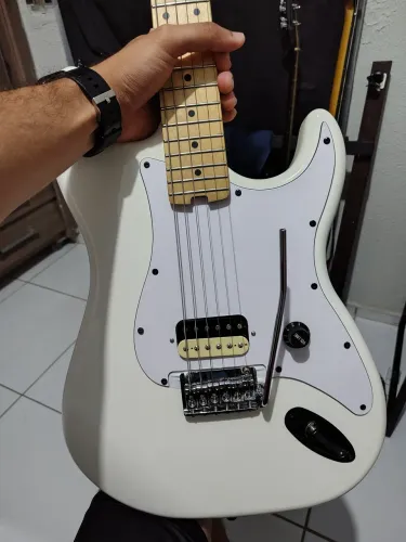 Guitarra SEVEN (customizada)