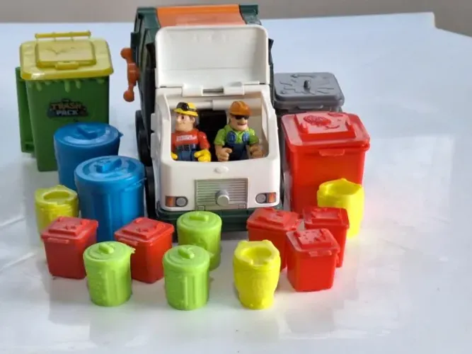 Brinquedo Trask Pack com 16 peças adicionais