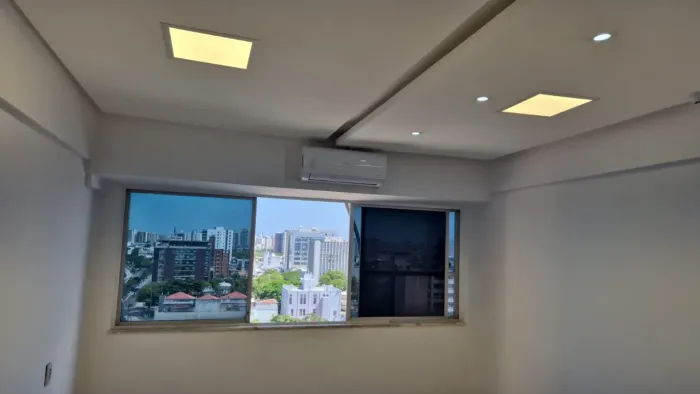 Vendo Edifico comercial no Oviedo Teixeira