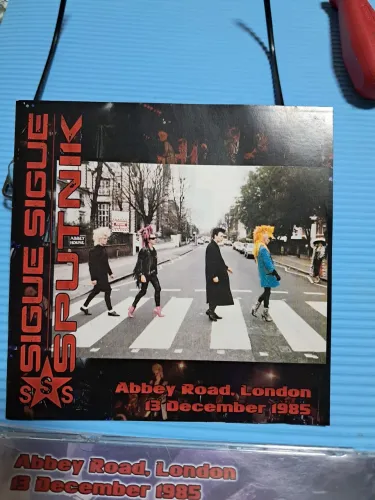 CD  Sigue Sigue Sputnik - Abbey Road, Londres - 13 de Dezembro de 1985