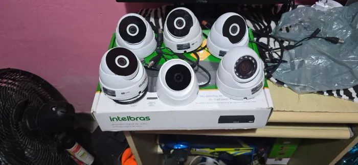 Dvr  8 canais intelbras  com  6  cameras  