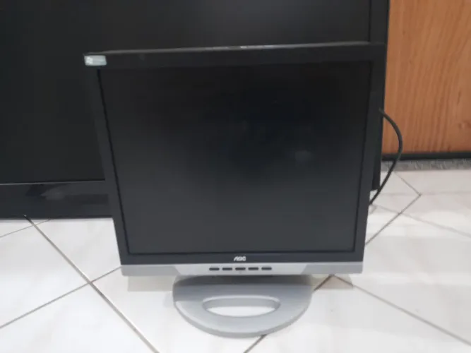 TV e monitor para tirar peças 
