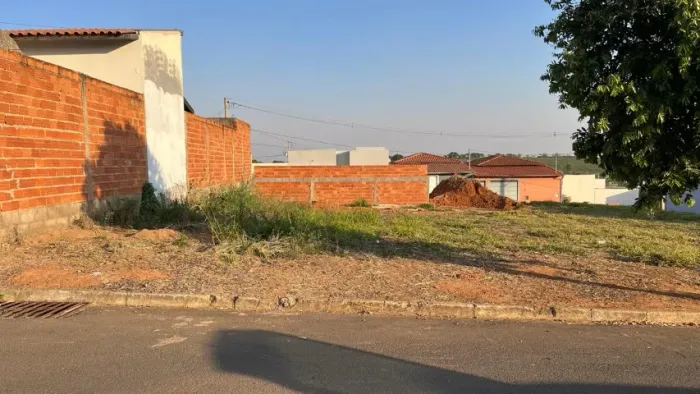 terreno a venda em Delfinópolis MG  200m² pagamento facilitado 