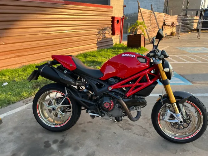 Vendo Ducati Monster 1100s 2010