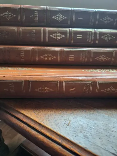  A Bíblia - Livros 1 ao 4