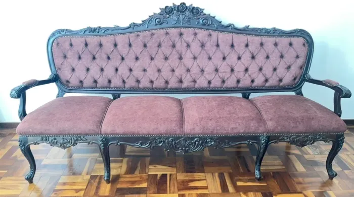 Sofá Clássico Estilo Luis XV