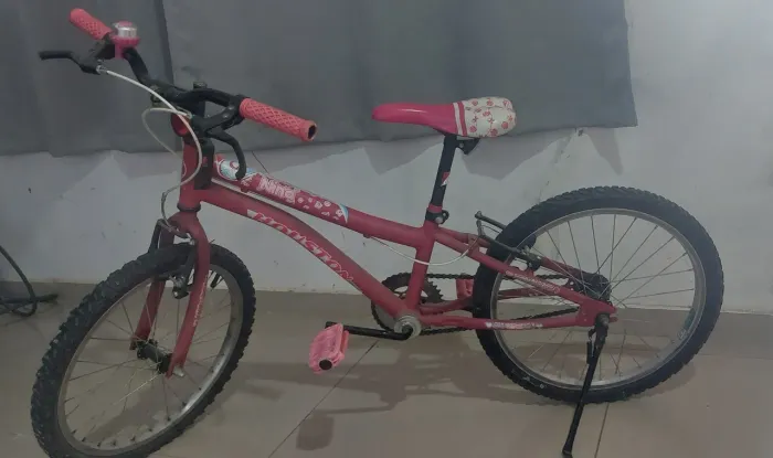 Bicicleta infantil menina