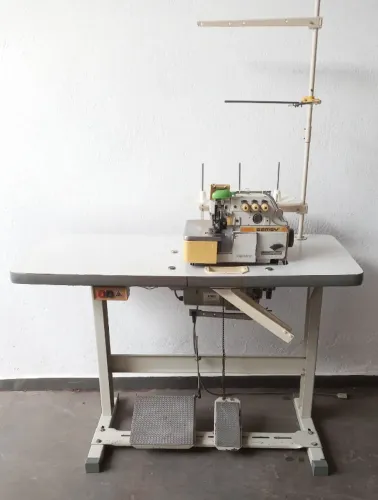 Máquina de costura industrial Overlock lubrificação automática