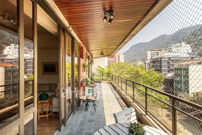 Imóvel para venda tem 210 metros quadrados com 4 quartos em Lagoa - Rio de Janeiro - RJ