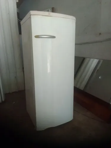 Geladeira Eletrolux pequena 260 litros carreto grátis paga na entrega 