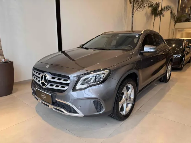Mercedes-Benz GLA 200 Adv. 1.6/1.6 TB 16V Flex Aut. 2019