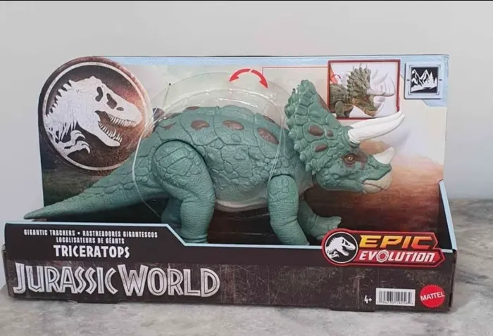 Jurassic world Triceratops Epic Evolution Mattel novo