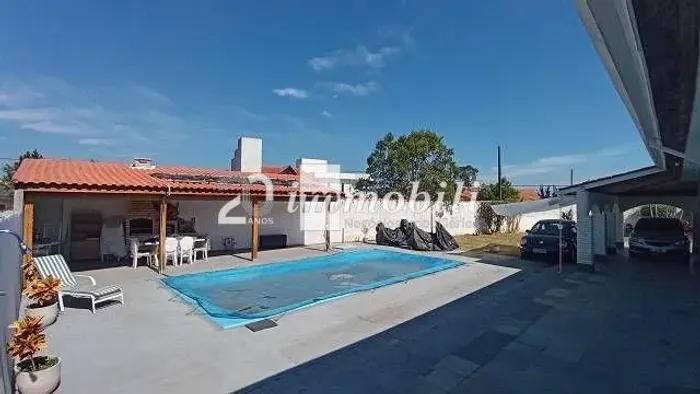 Casa à venda, Condomínio Haras Bela Vista, com 4 quartos, com 390 m²