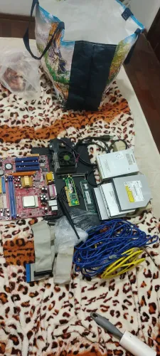 Kit Leia o Anúncio Peças de Computador Cabos e Hardwares