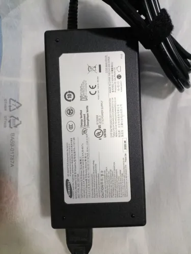 Fonte para notebook Samsung Odyssey NP800G5M<br>19V 6.32A 120W Pino 5.5x3.0mm